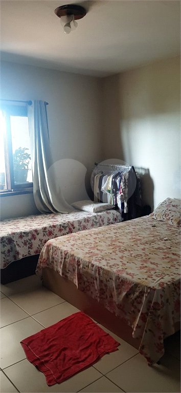 Sobrado à venda com 8 quartos em Jardim São Luís, São Paulo, SP