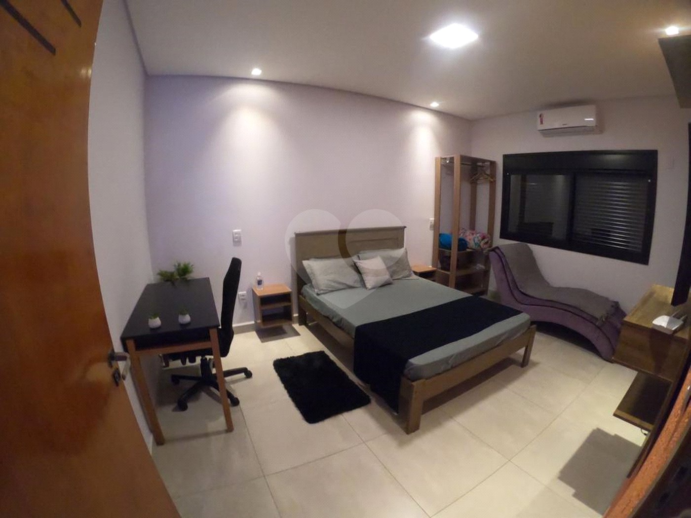 Sobrado à venda com 4 quartos, sendo 2 suítes,  no Centro, Joanópolis, SP