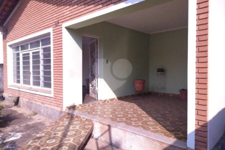 Casa à venda com 2 quartos no Centro, Vinhedo, SP