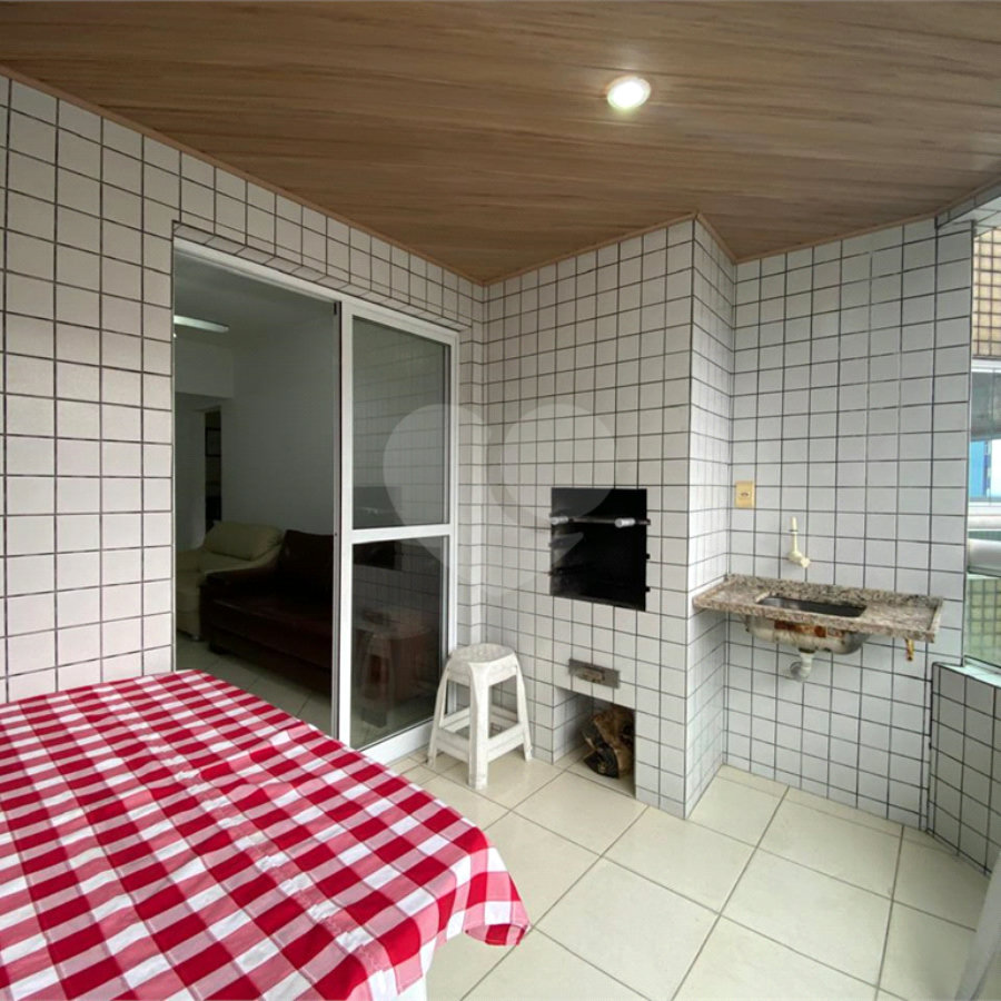 Apartamento à venda com 2 quartos, sendo 1 suíte, em Guilhermina, Praia Grande, SP