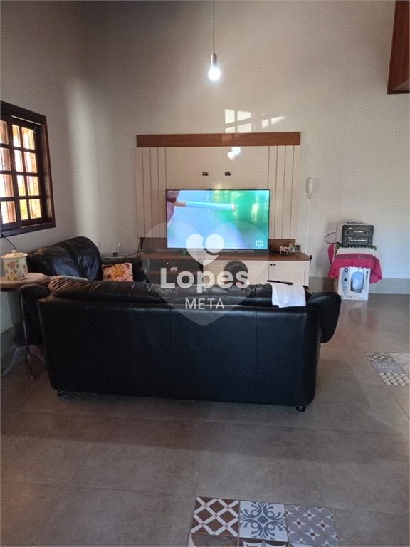 Chácara à venda com 5 quartos, sendo 3 suítes, em Loteamento Residencial Vista Linda, São José dos Campos, SP