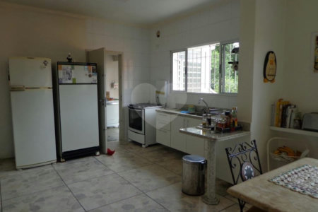 Sobrado à venda com 4 quartos, sendo 2 suítes, em Jardim São Bento, São Paulo, SP