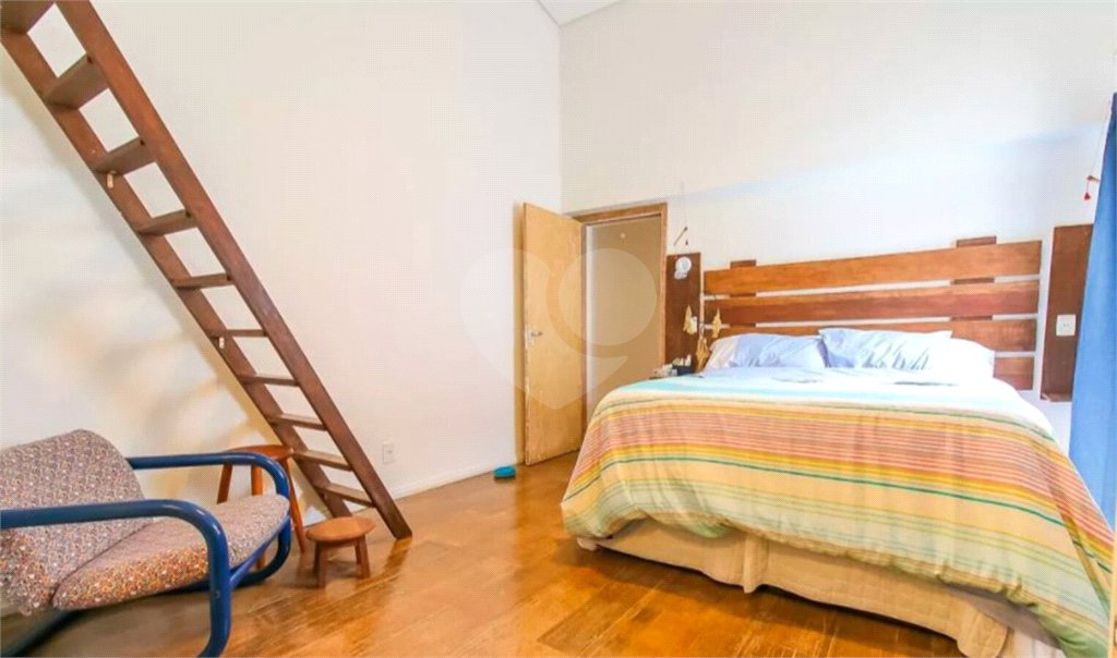 Sobrado à venda com 3 quartos, sendo 1 suíte,  em Jardim Aeroporto, São Paulo, SP