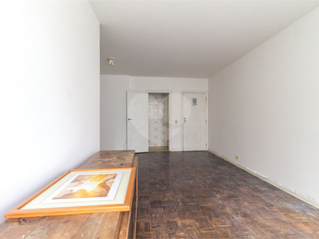 Apartamento à venda com 3 quartos, sendo 1 suíte,  em Jardim América, São Paulo, SP