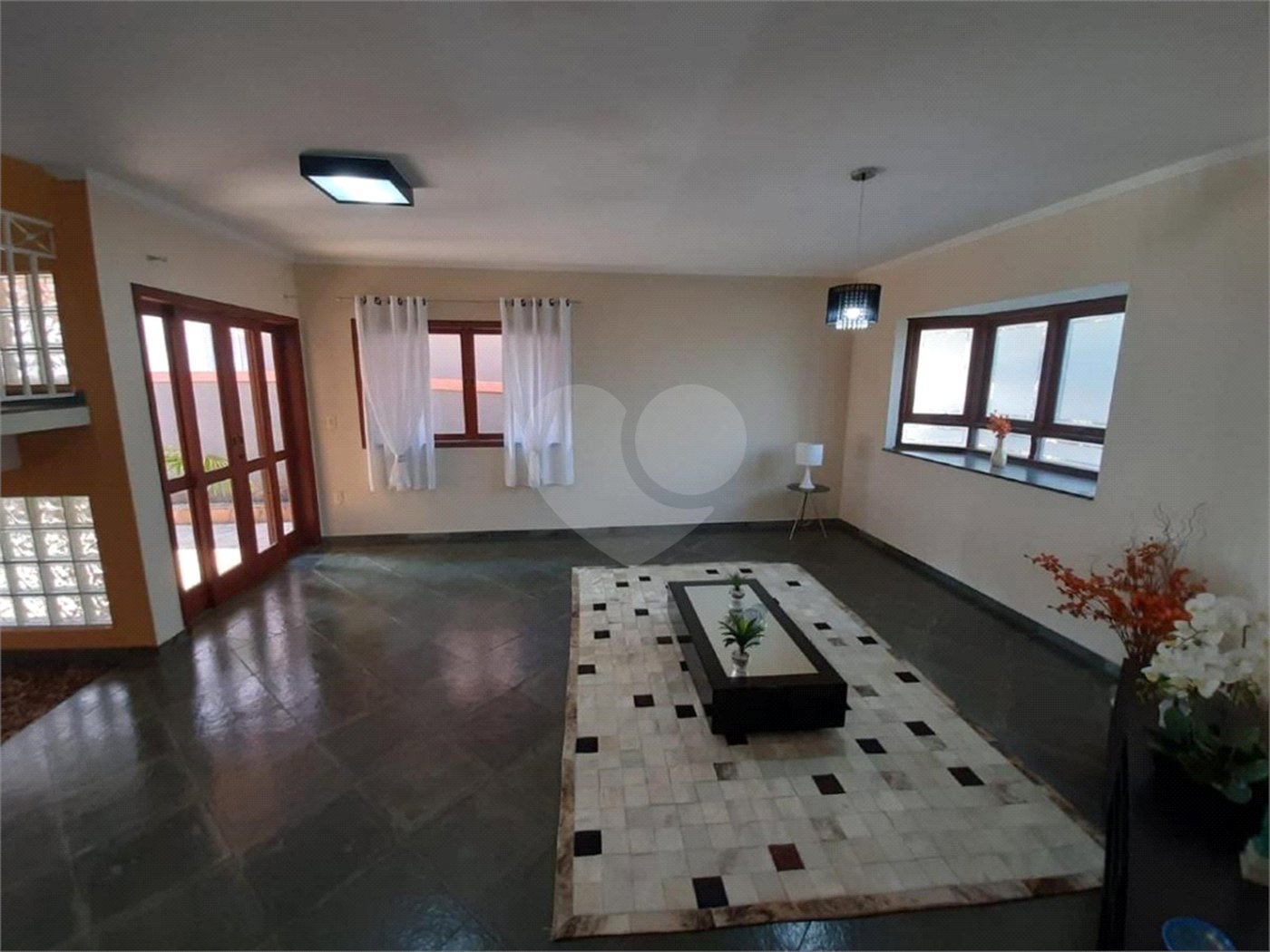 Casa à venda com 3 suítes no condomínio Villaggio Capriccio, Louveira - SP