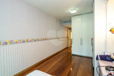 Casa Térrea à venda com 5 suítes em Alto da Boa Vista, São Paulo, SP
