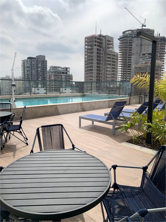 Apartamento à venda ou para alugar com 1 suíte em Cerqueira César, São Paulo, SP