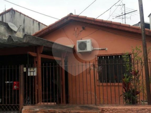 Prédio à venda com 5 quartos, sendo 1 suíte,  em Vila Romero, São Paulo, SP
