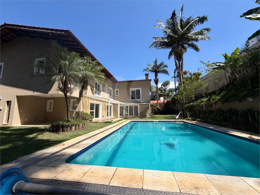 Casa à venda ou para alugar com 4 quartos, sendo 3 suítes, em Alto da Boa Vista, São Paulo, SP