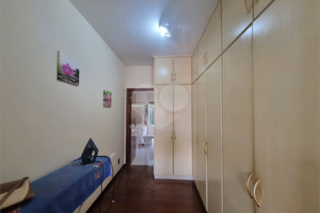 Sobrado à venda com 3 quartos, sendo 1 suíte,  em Vila Trujillo, Sorocaba, SP
