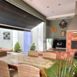 Casa à venda com 4 quartos, sendo 3 suítes,  no condomínio Vila das Flores, São Paulo - SP