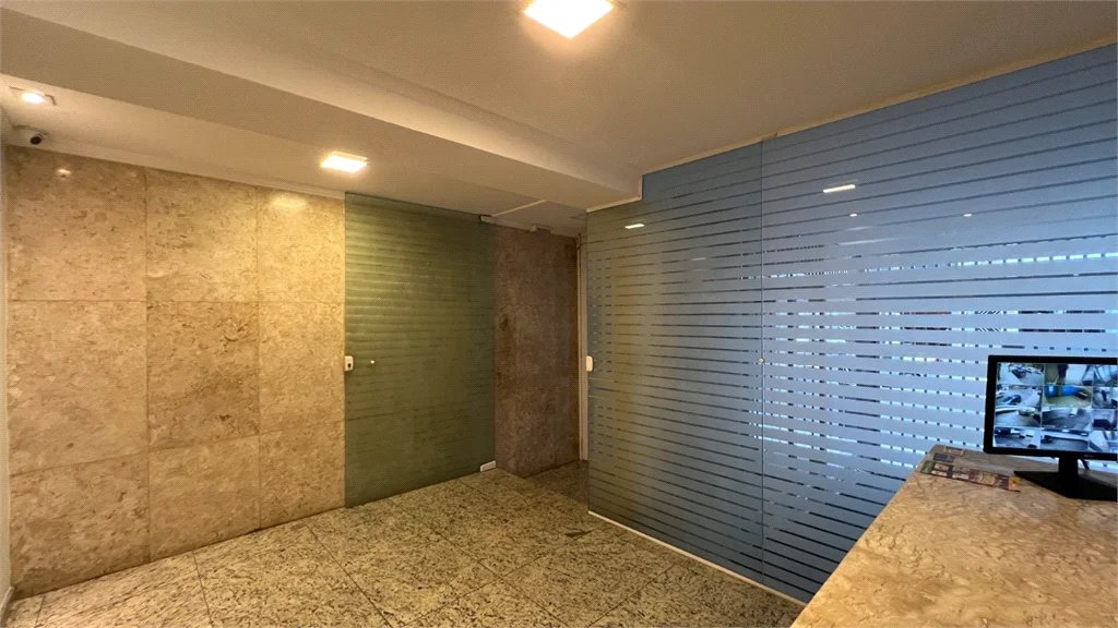 Apartamento à venda com 3 quartos, sendo 1 suíte,  em Pinheiros, São Paulo, SP