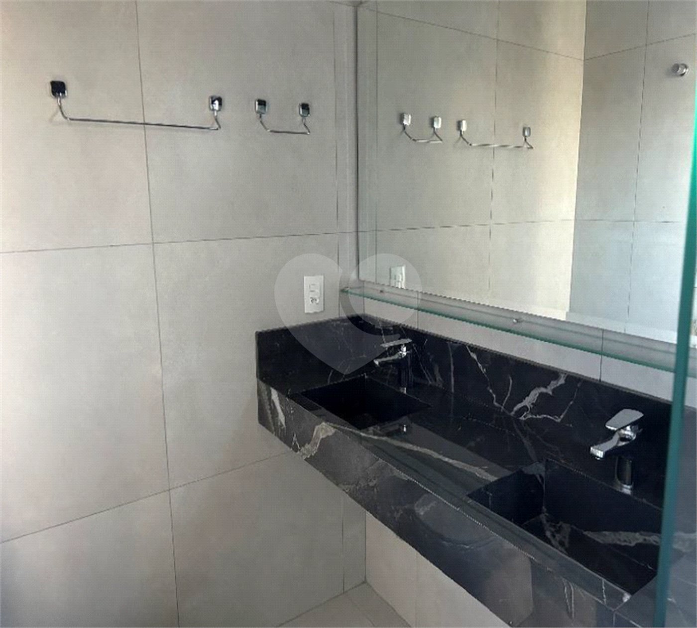 Casa à venda com 3 quartos, sendo 1 suíte, no condomínio Lagos D Icaraí, Salto - SP