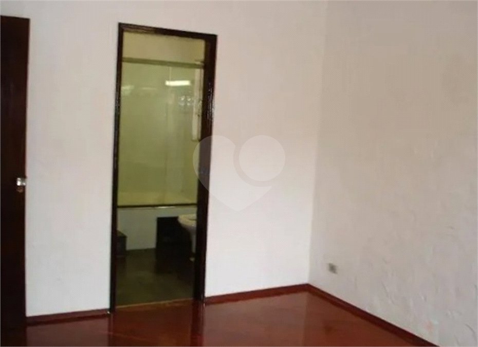 Sobrado à venda com 4 quartos, sendo 1 suíte,  em Vila Rosália, Guarulhos, SP