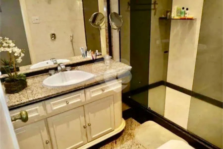 Apartamento à venda com 4 quartos, sendo 1 suíte,  em Copacabana, Rio de Janeiro, RJ