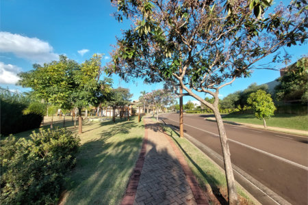 1008m² de frente pro campo de golf