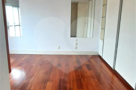 Apartamento à venda com 4 quartos, sendo 3 suítes, em Cambuci, São Paulo, SP