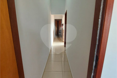 Casa à venda com 4 quartos, sendo 1 suíte, em Terra da Uva, Louveira, SP
