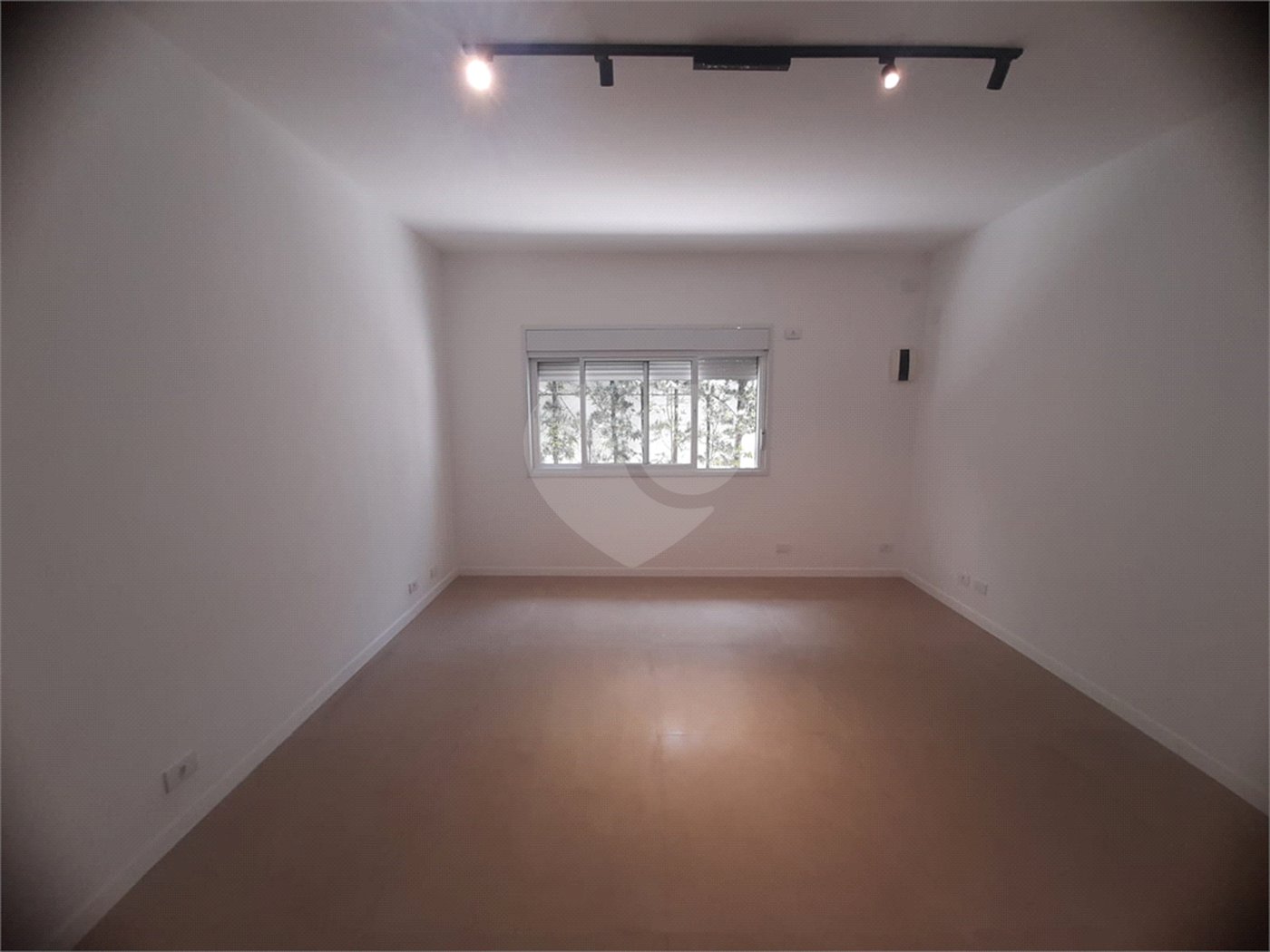 Casa Térrea à venda ou para alugar com 4 suítes em Jardim São Bento, São Paulo, SP