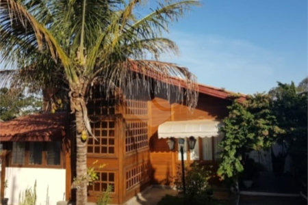 Sobrado à venda com 3 quartos, sendo 1 suíte,  no Centro, Vinhedo, SP