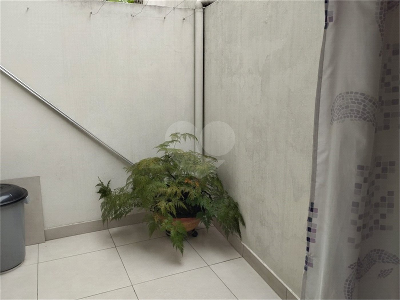 Casa à venda com 3 quartos, sendo 1 suíte, no condomínio Residencial Jardim das Palmas, São Paulo - SP