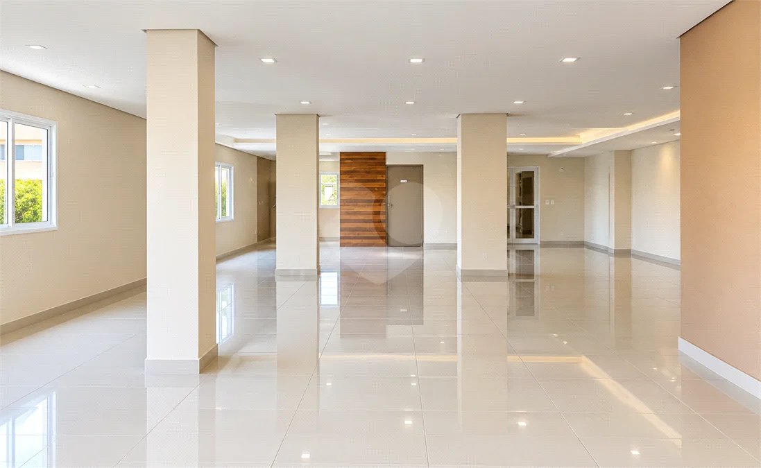 Apartamento de 130 m² no Jardim do Mar, com 3 suítes, 4 banheiros, varanda gourmet, 2 vagas e condomínio completo com piscina aquecida e lazer.