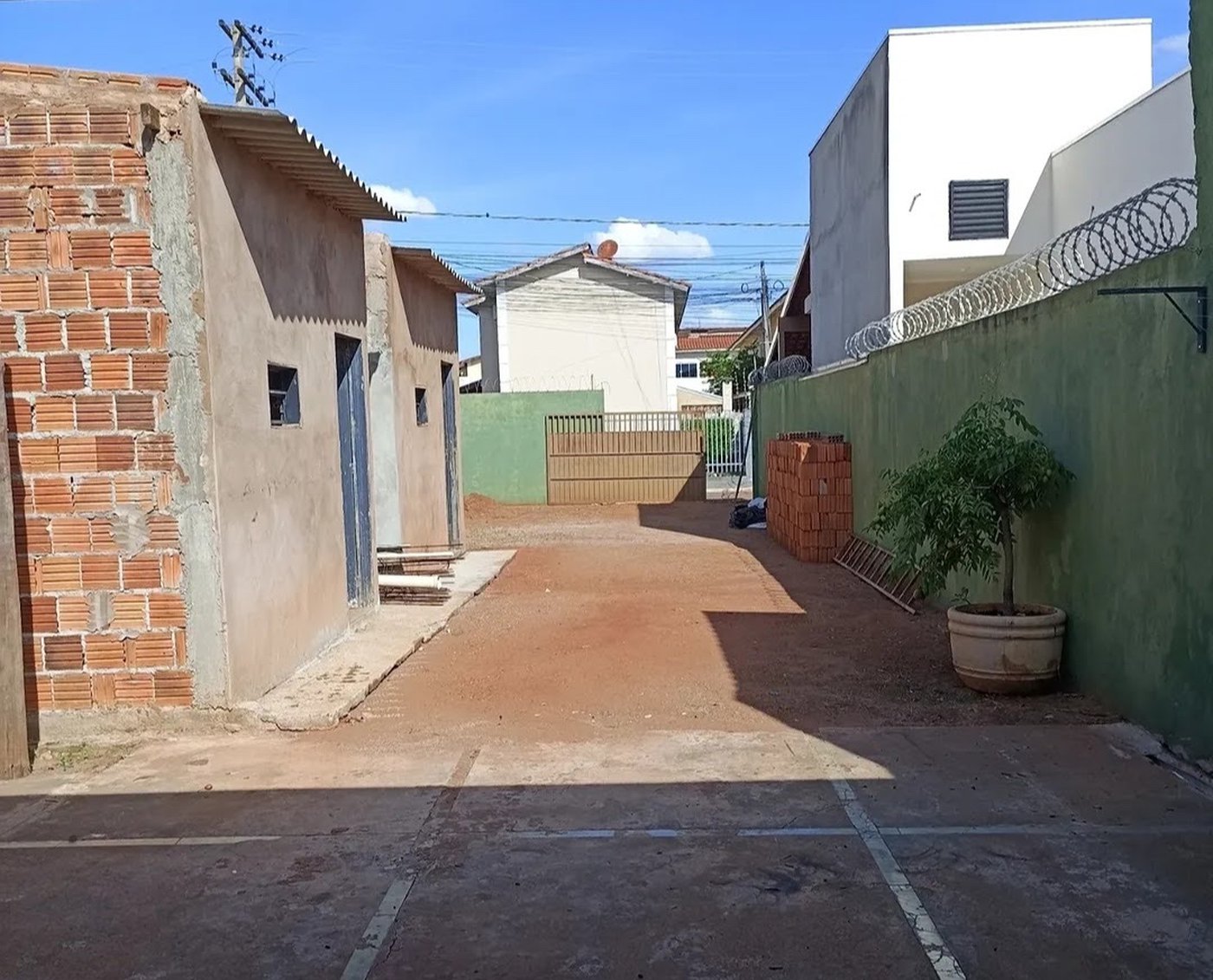 Casa à venda com 2 quartos, sendo 1 suíte,  em Jardim Paranapunga, Três Lagoas, MS