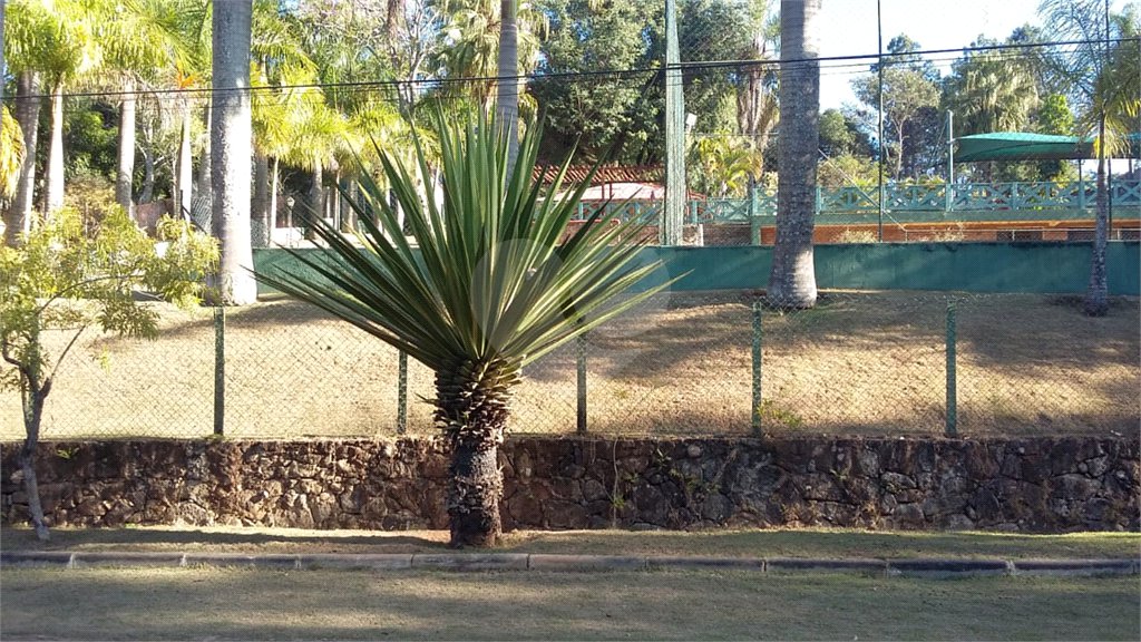 Casa à venda com 6 quartos, sendo 4 suítes, no condomínio Recanto dos Palmares, Atibaia - SP