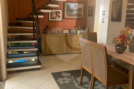 Casa à venda com 4 quartos, sendo 1 suíte, em Loteamento Shangrilá, Valinhos, SP
