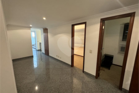 Cobertura à venda ou para alugar com 5 quartos, sendo 4 suítes, em Santo Amaro, São Paulo, SP