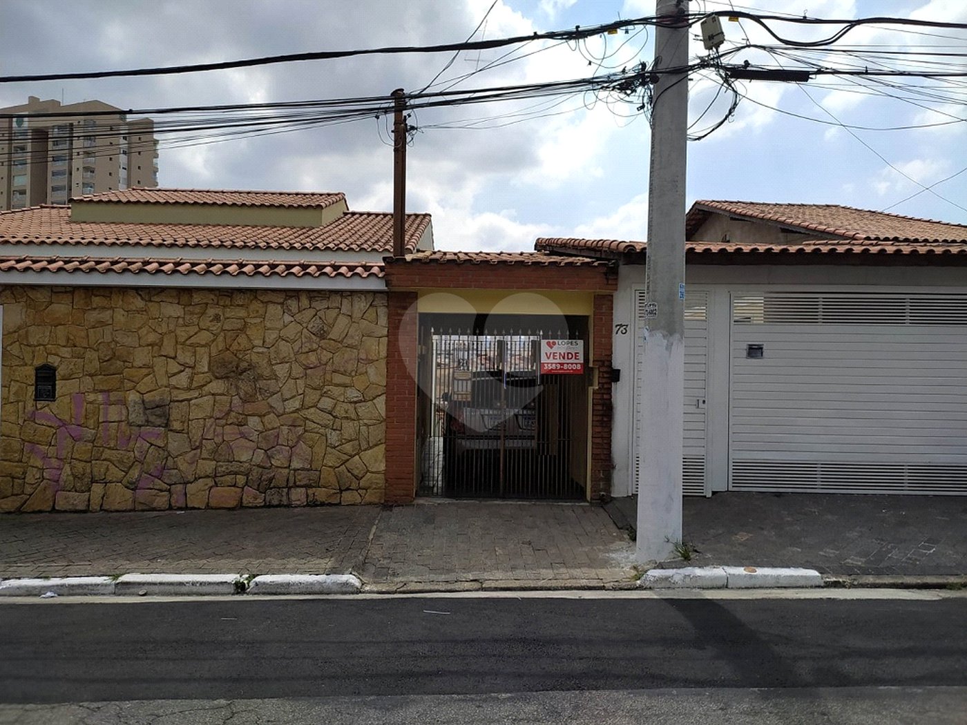 Casa à venda com 6 quartos, sendo 2 suítes, em Chora Menino, São Paulo, SP