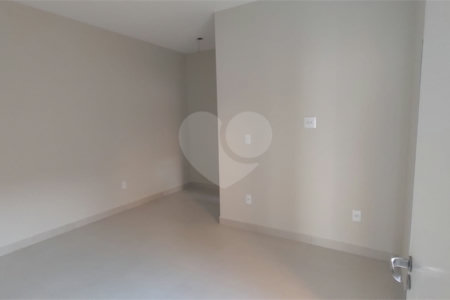 Casa à venda com 3 quartos, sendo 1 suíte, em Jardim dos Ipês, Salto, SP