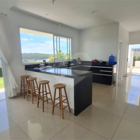 Casa à venda com 4 quartos, sendo 3 suítes,  no condomínio Fazenda Alta Vista, Salto de Pirapora - SP