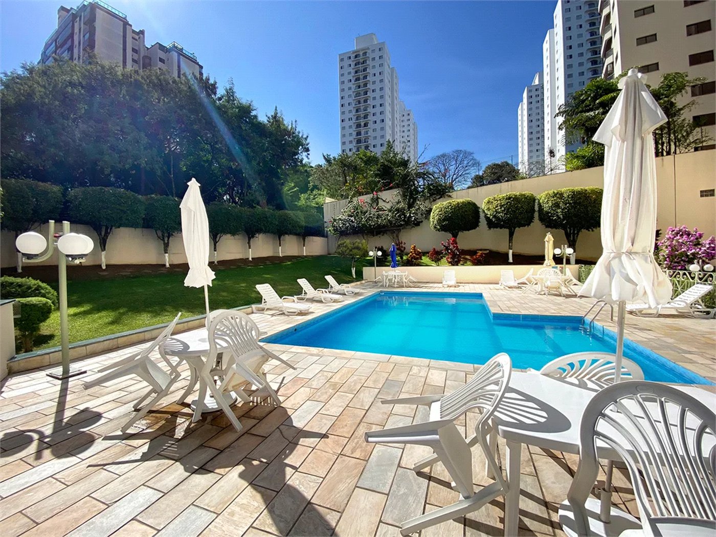 Apartamento à venda com 3 suítes em Vila Suzana, São Paulo, SP
