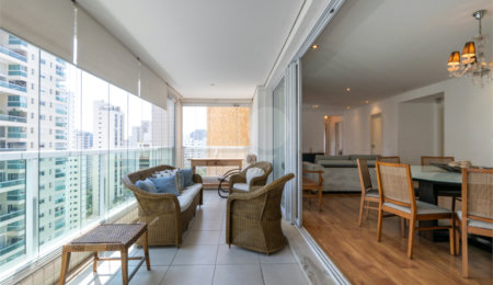 Apartamento à venda com 3 suítes em Campo Belo, São Paulo, SP