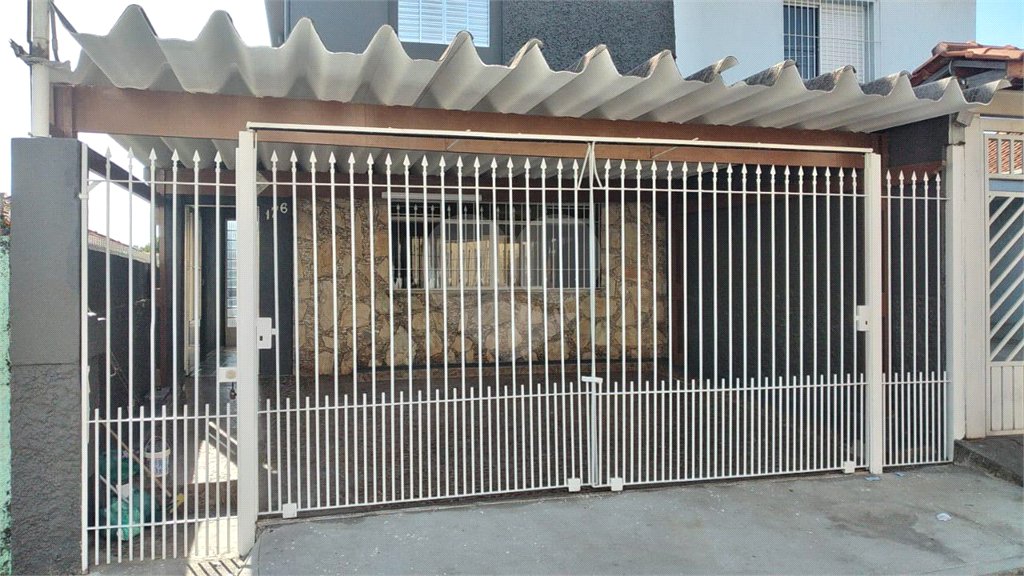 Sobrado à venda com 3 quartos, sendo 1 suíte, em Chora Menino, São Paulo, SP