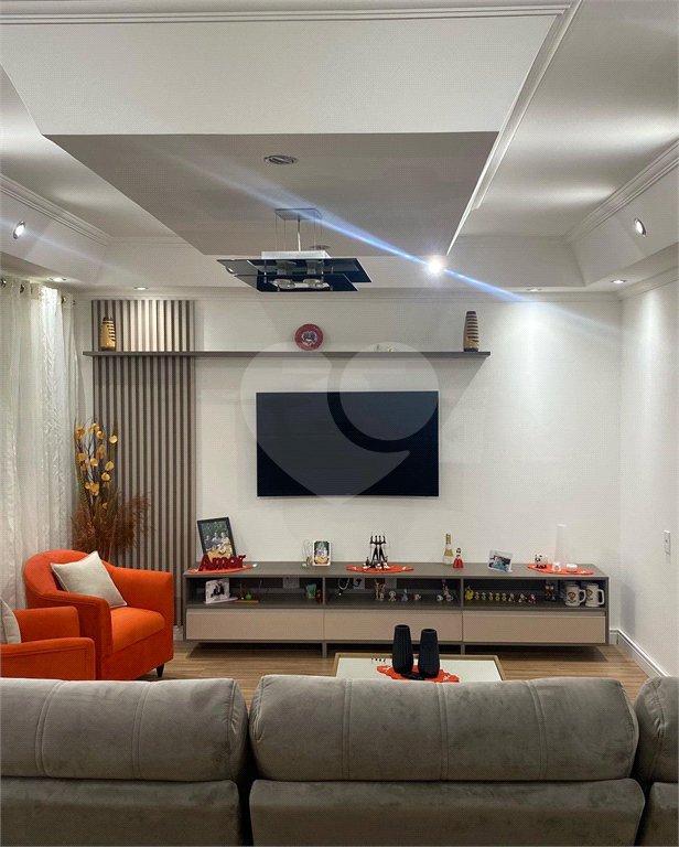 Casa à venda com 3 suítes em Vila Oceania, Poá, SP