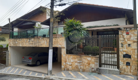 Casa à venda com 4 quartos, sendo 2 suítes, em Jardim Floresta, São Paulo, SP