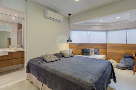 Cobertura à venda com 4 quartos, sendo 3 suítes, em Chácara Santo Antônio, São Paulo, SP