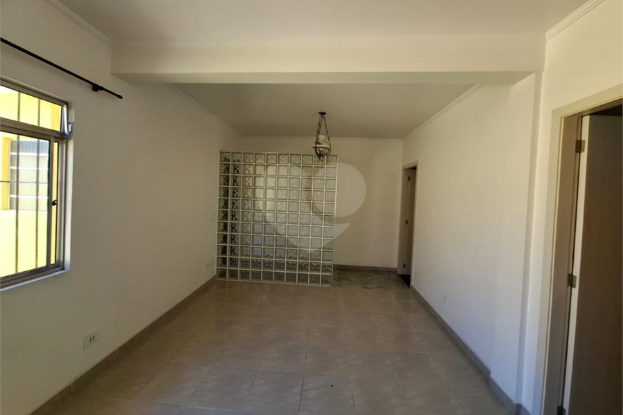 Sobrado à venda com 3 quartos no Brasilândia, São Paulo, SP