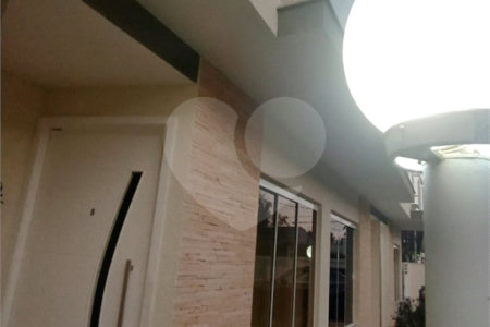 Casa à venda com 2 suítes em Jardim Adalgisa, Caraguatatuba, SP