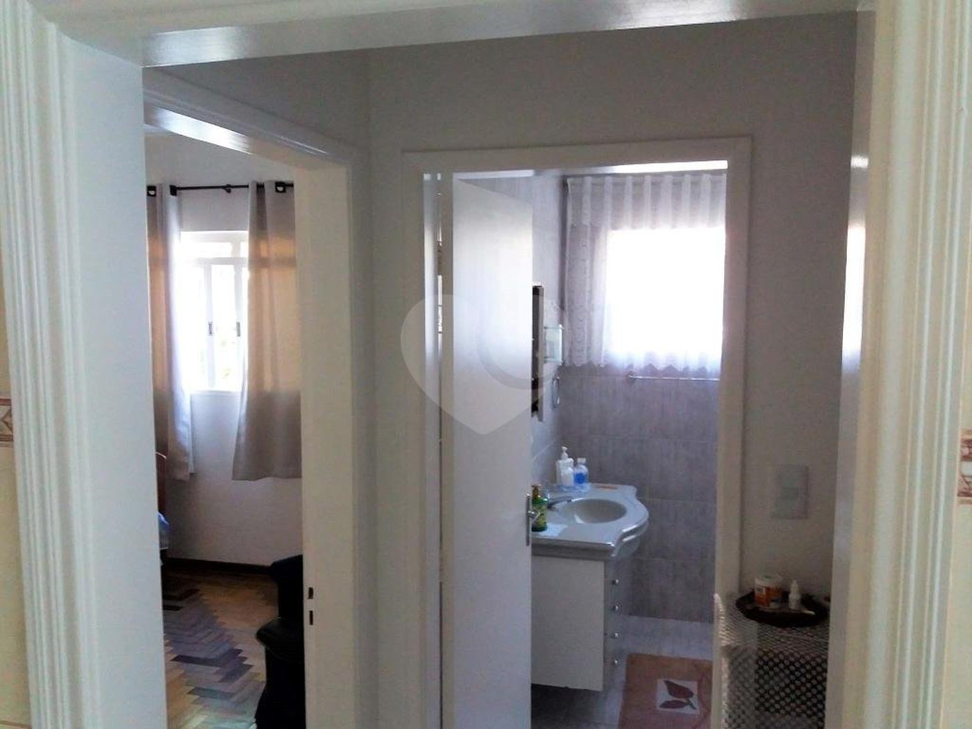 Sobrado à venda com 3 quartos, sendo 1 suíte, em Tremembé, São Paulo, SP