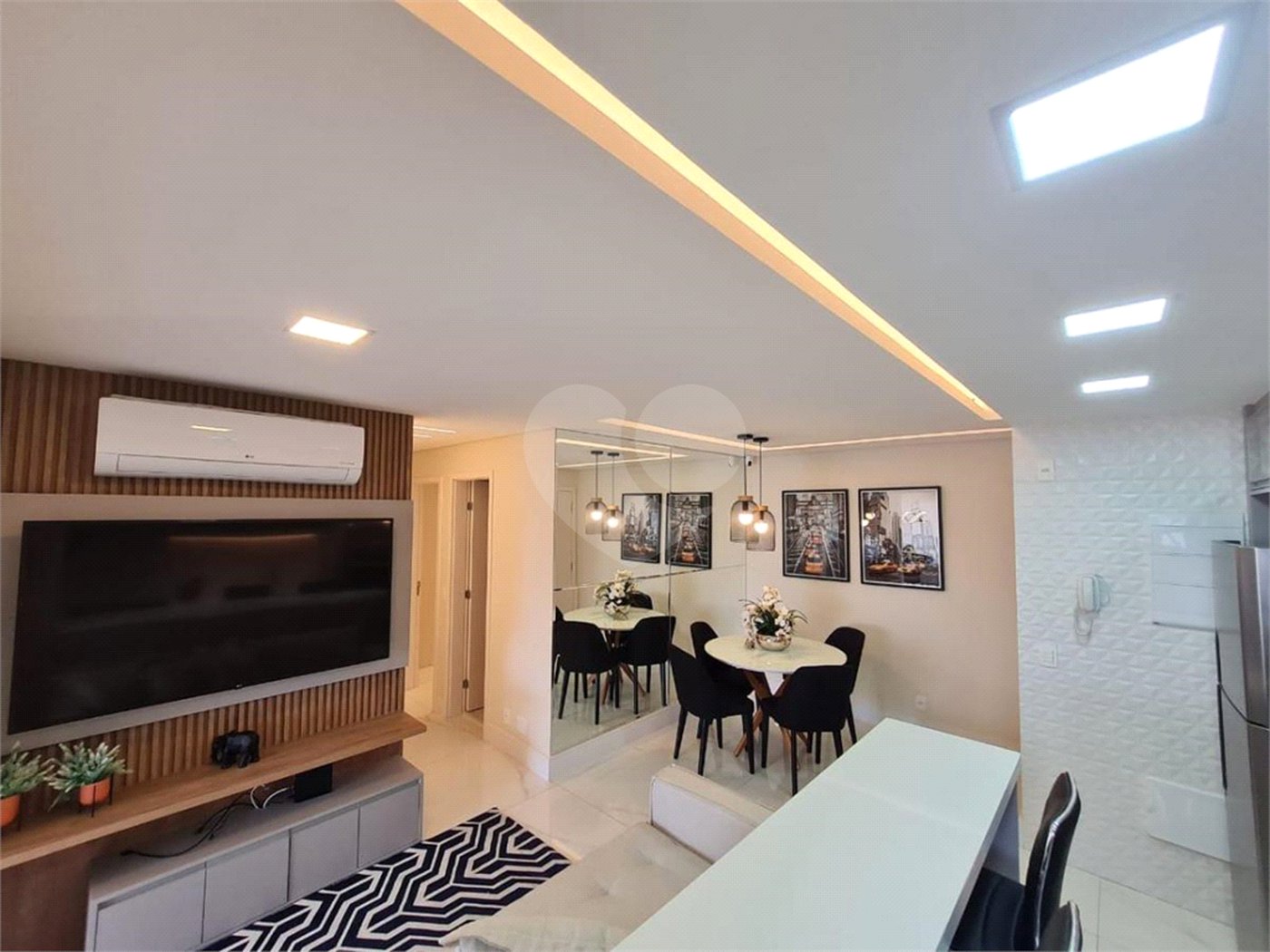 Apartamento à venda com 3 quartos, sendo 1 suíte,  em Vila Anastácio, São Paulo, SP