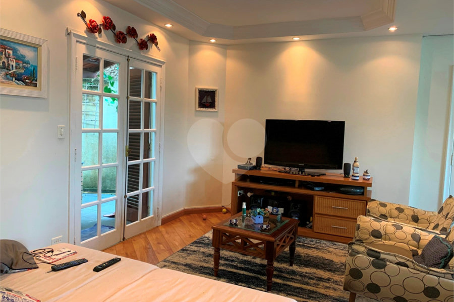 Sobrado à venda com 3 quartos, sendo 1 suíte, em Tremembé, São Paulo, SP