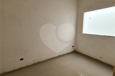 Sobrado à venda com 3 quartos, sendo 1 suíte, em Vila Gomes, São Paulo, SP
