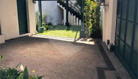 Sobrado à venda com 3 quartos, sendo 1 suíte,  em Panamby, São Paulo, SP