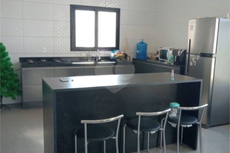 Casa à venda com 3 quartos, sendo 1 suíte, no condomínio Village Ipanema Ii, Araçoiaba da Serra - SP
