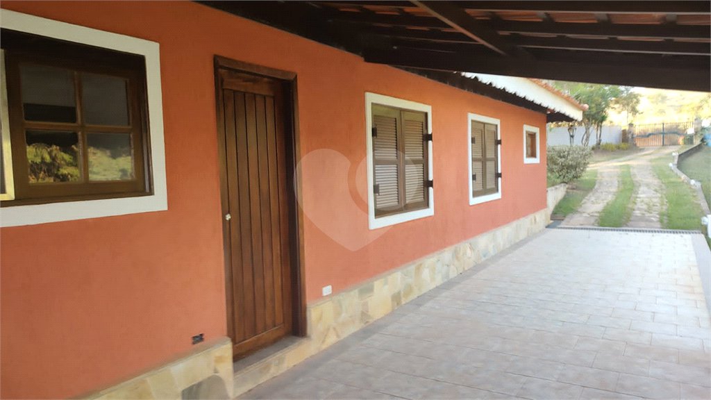 Casa à venda com 9 quartos, sendo 4 suítes, em Jardim Maracanã, Atibaia, SP