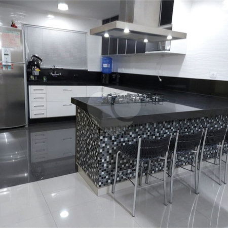 Sobrado à venda com 3 quartos, sendo 1 suíte, em Vila Laís, São Paulo, SP