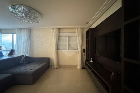 Apartamento à venda com 3 suítes em Santa Teresinha, São Paulo, SP